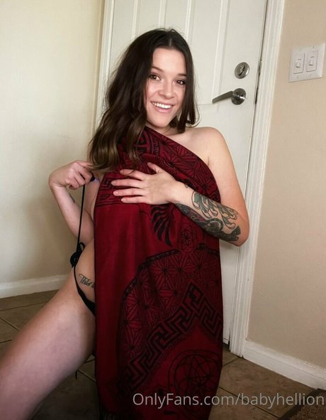 babyhellion model sexy pic