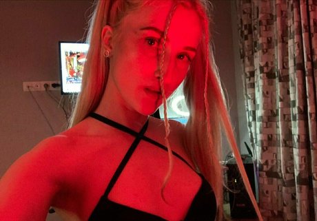 juicy lusy model adult galleries