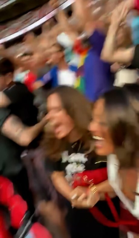 Jules Breach sexy pornstar pictures