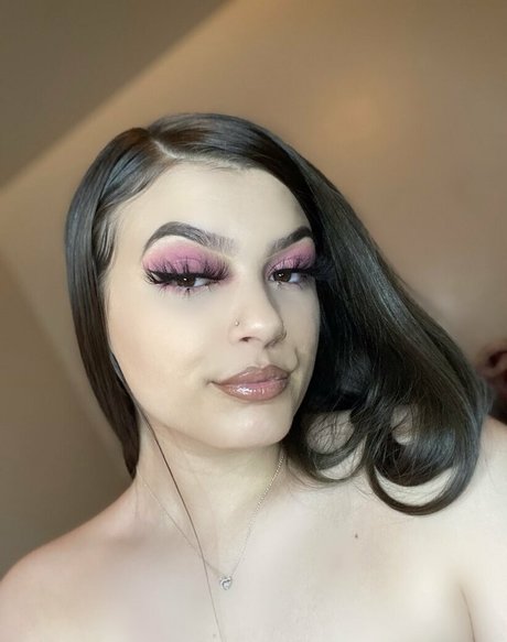 realginawaters high quality model image