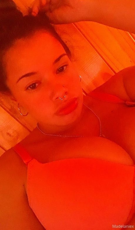 madelaniexx star art picture