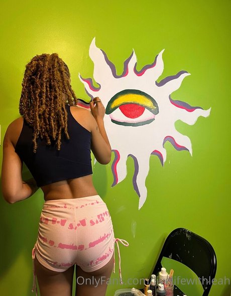 leahsade hot model images