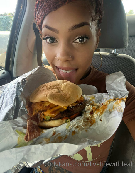 leahsade model sexy img