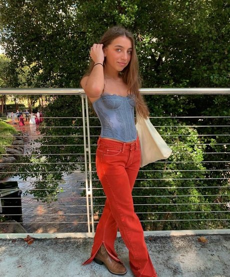 Ellie Dobleske pornstar beautiful img