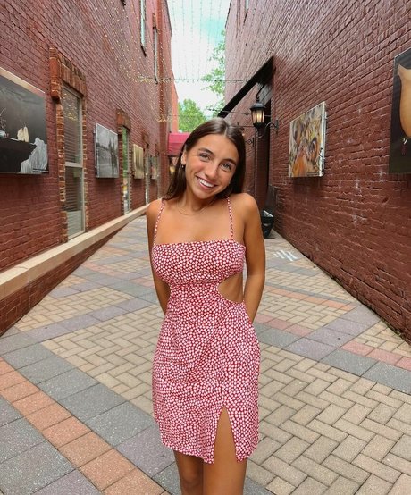 Ellie Dobleske pretty pornstar pics