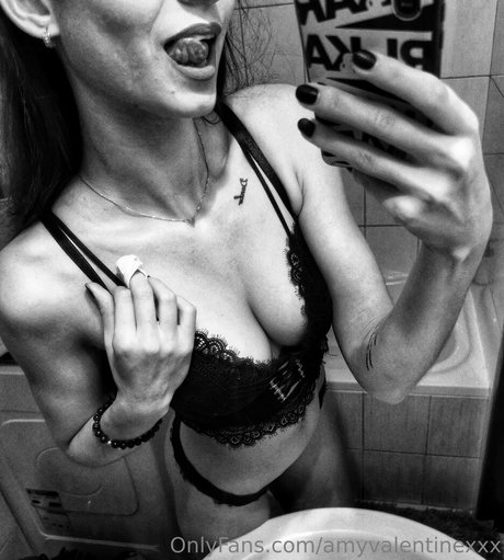 amyvalentinexxx adult star img