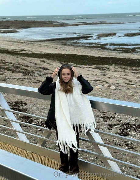 curvy kitty onlyfans pornographic images