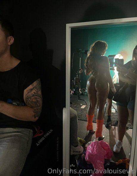 avalouisevip hd pornstar img