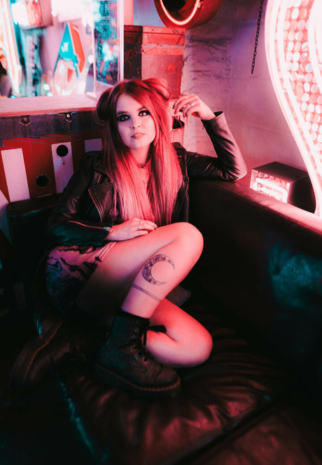 BethanySmile model nudes gallery