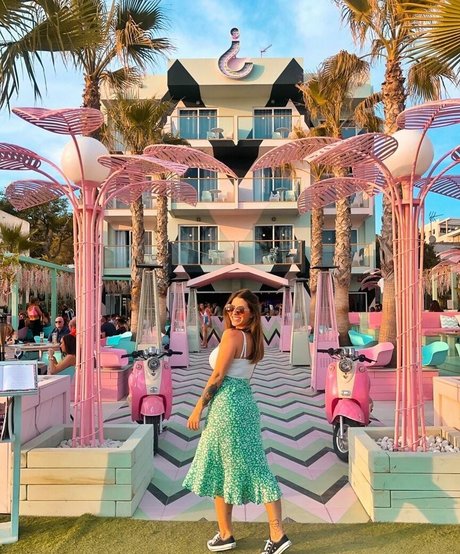 Zhanet Filipova hot actress image