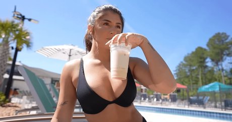 Hailie Deegan model top img