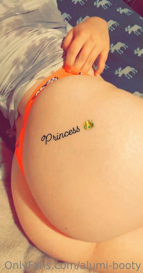 alumi booty star picture