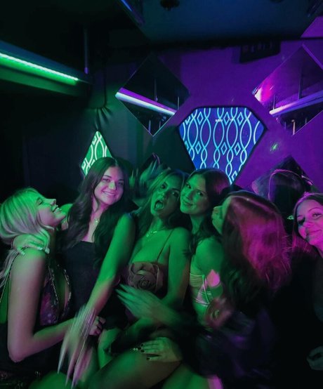 Sara Bella Harris star xxx photo