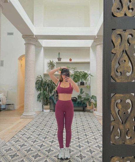 Sara Bella Harris sexy pornstar pictures