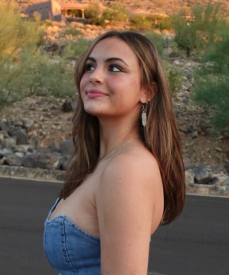 Sara Bella Harris hot model pics