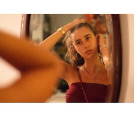 Emanuelle Kadosh art model photos