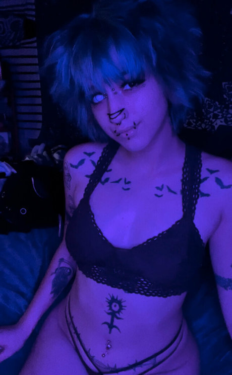 remmmyy model top img