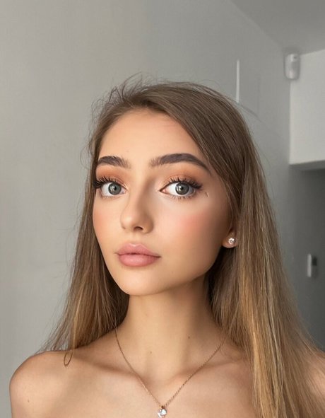 Anna chic model nudes picture