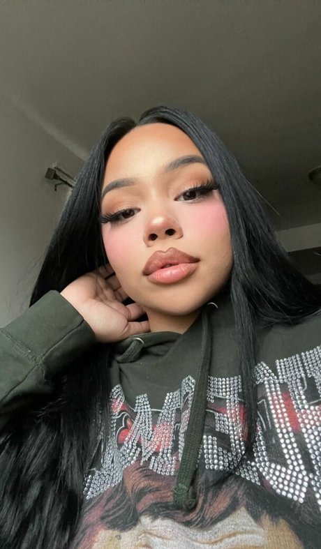 Gigifrmtexas naked pornstar image