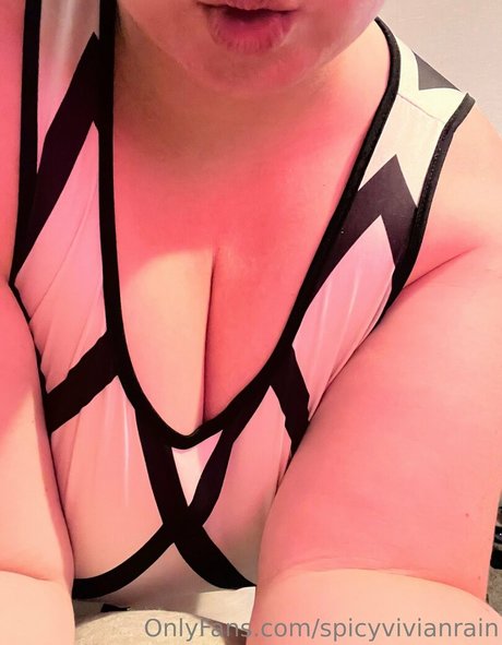 spicyvivianrain naked star pictures