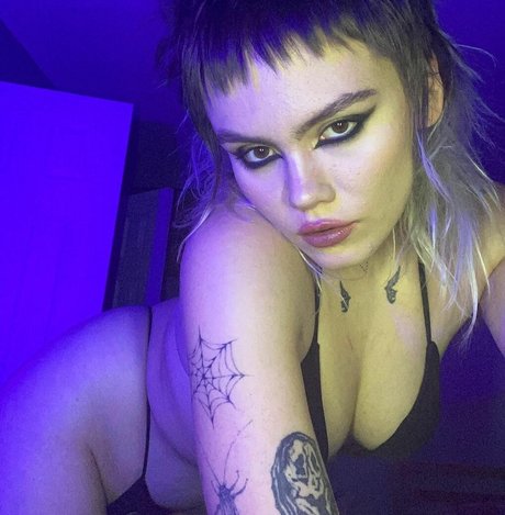 hooters onlyfans free sexy image