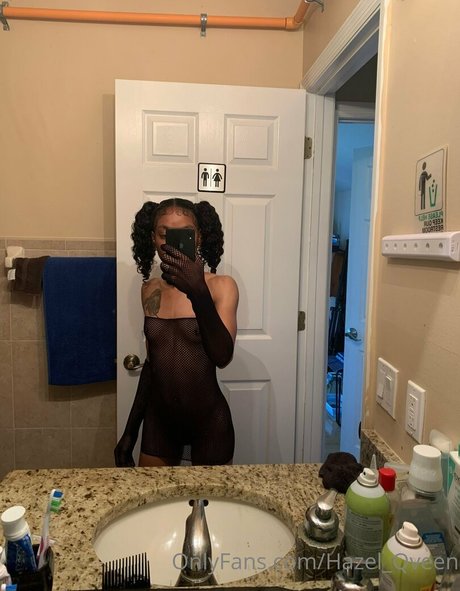 hazelqveen model erotic pic