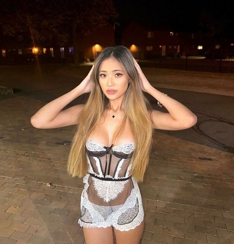 alisontsaii sex model photos