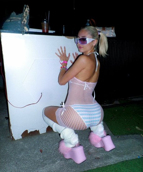 Ksukkiss erotic model image