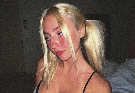 Ksukkiss adult star img