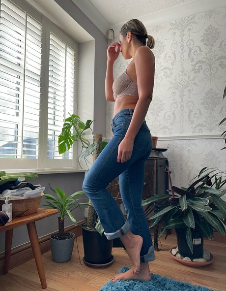 miskysour sexy model archive