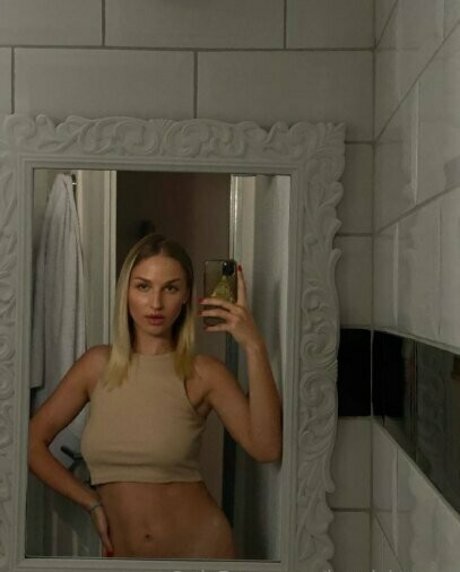 karen tang pornstar nude pics