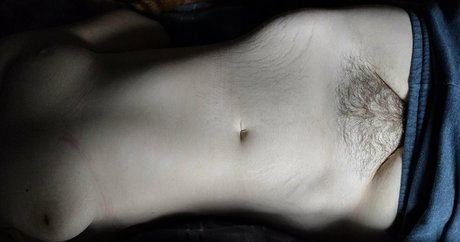 kneebes sexy actress galleries