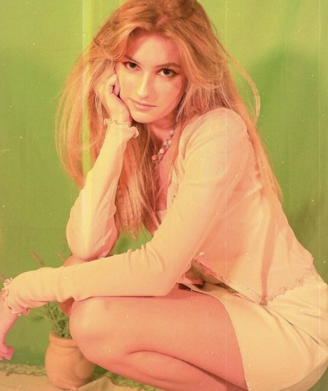 Ann Osok model free pictures