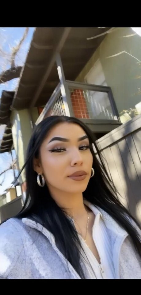 lynaiiiibabyy star pornographic photo