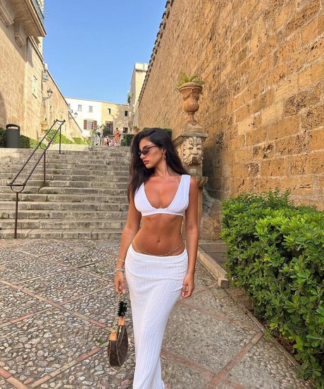 Jessica Bader pornstar naked pic