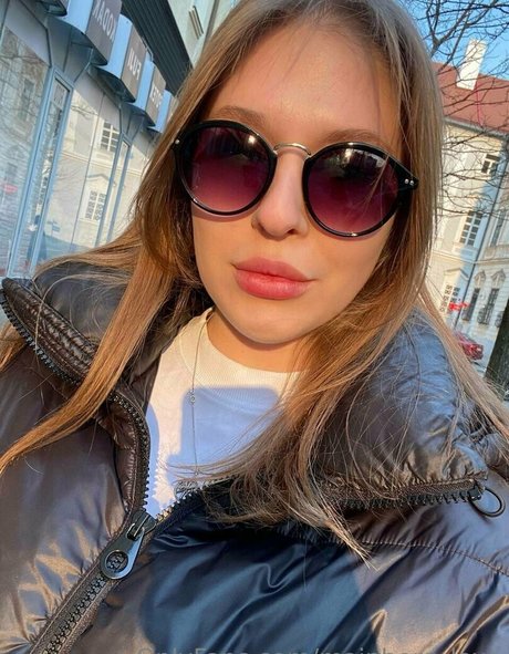 alexa sunny model perfect pic