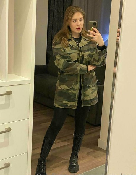 alexa sunny star perfect pic