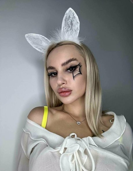 monikastray pornstar high quality pic