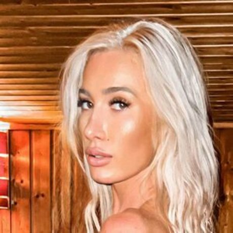 Elfina Fitness pornstar erotic gallery