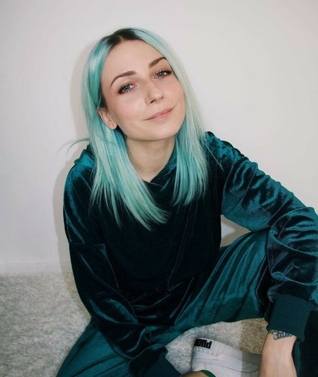 Kokeshi model beautiful galleries