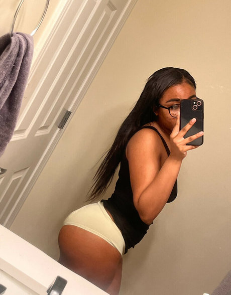 Kayyoniii pornstar free picture