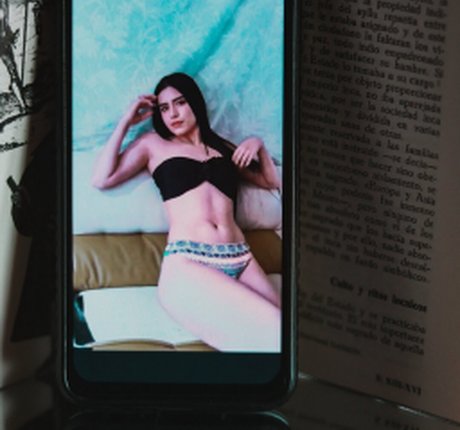 famous nude onlyfans nudes archive