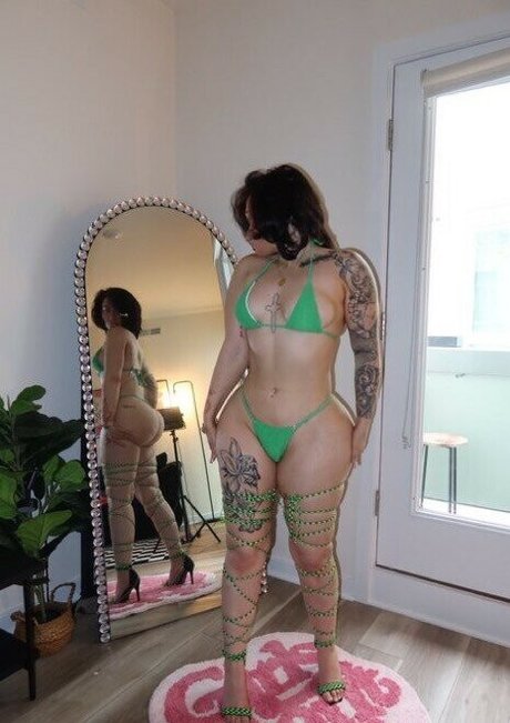 Poundcakenat model porn archive