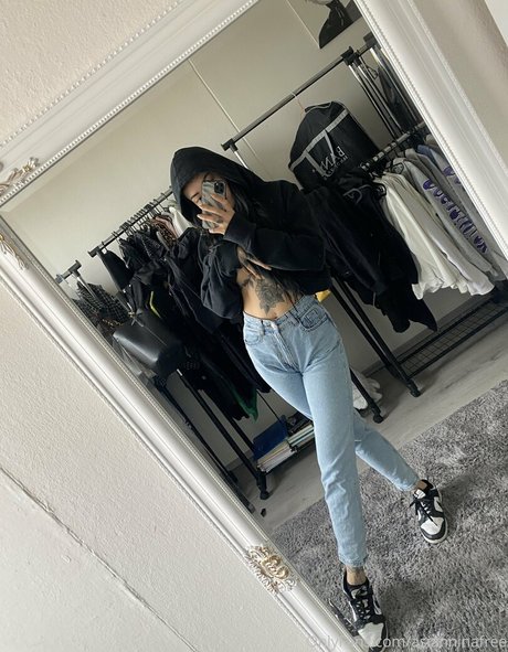 asianiina free model pictures