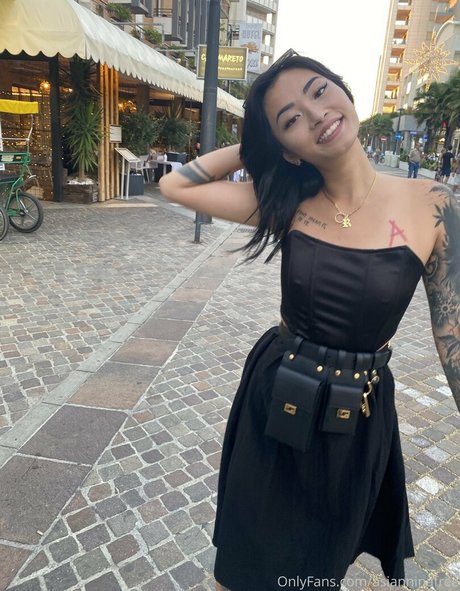 asianiina star high quality picture