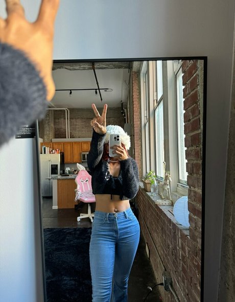 milasapothecary naked actress archive