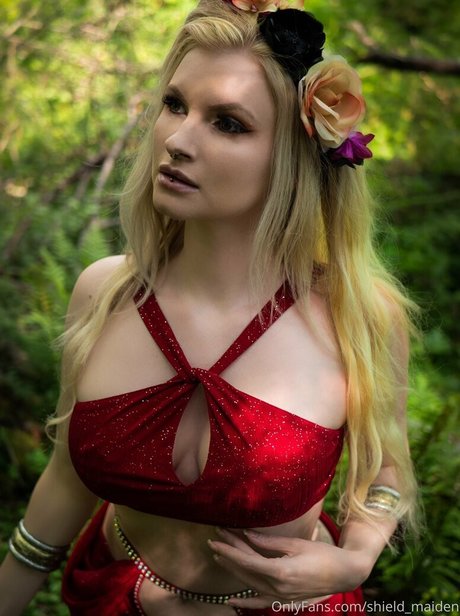 Ruby True star nice photos