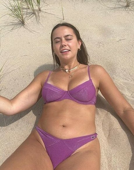 Spencer E Barbosa model nice image