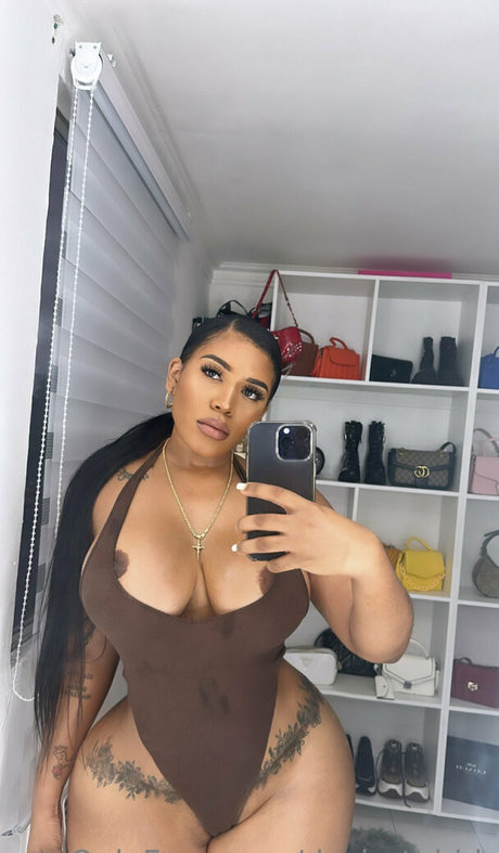 Desirethhhh actress img