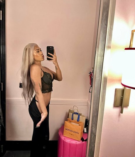 kira asia ts free model image